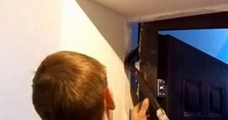 Демонтаж металлической двери в Камне-на-Оби - стоимость от 2101 рублей